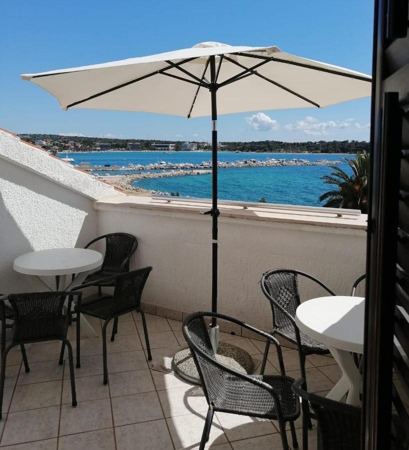 Apartmani Ivana Novalja Exterior foto